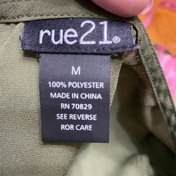 Rue 21 M Light Weight 3/4 Length Sleeves w/Button - Picture 7 of 8